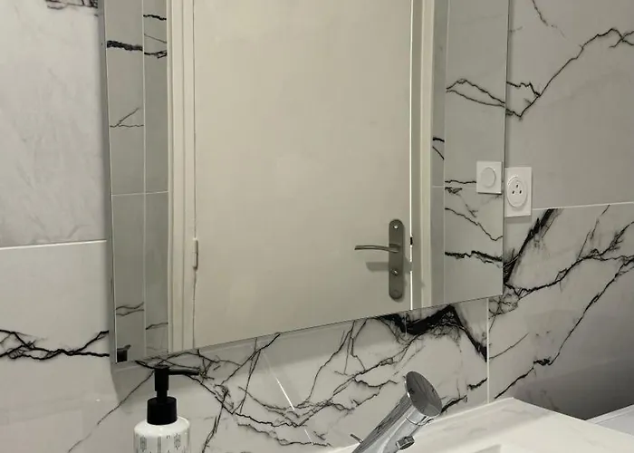 Le Detour - T2 De Standing Neuf Appartement *